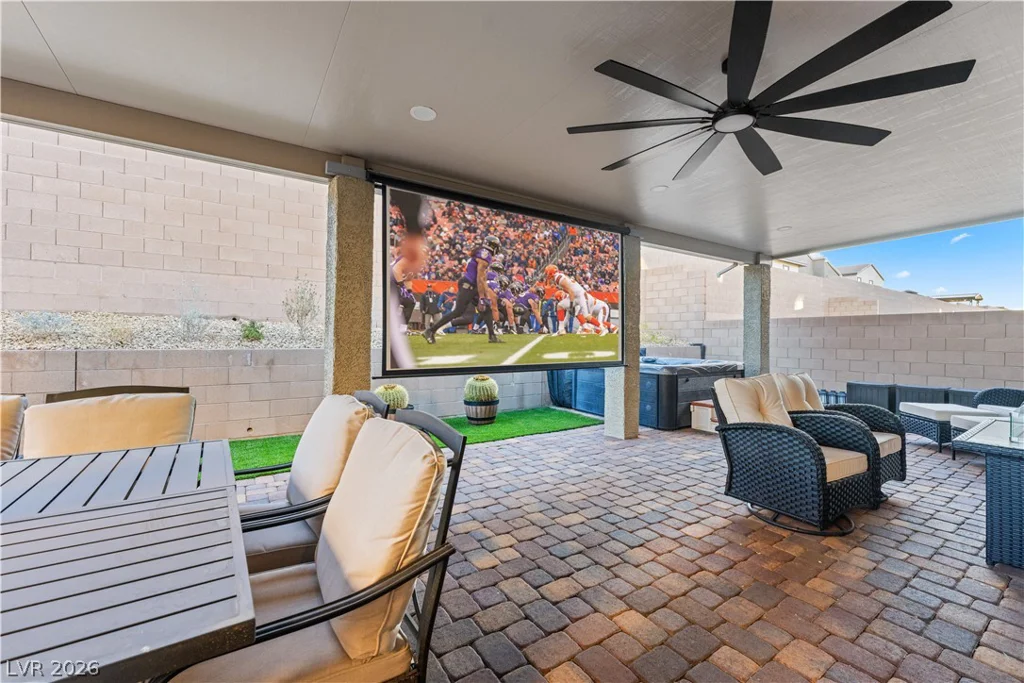 145 Rohan Crest, Henderson, NV 89011