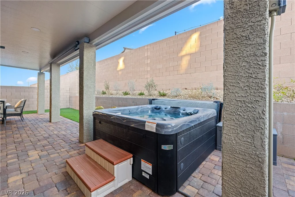 145 Rohan Crest, Henderson, NV 89011