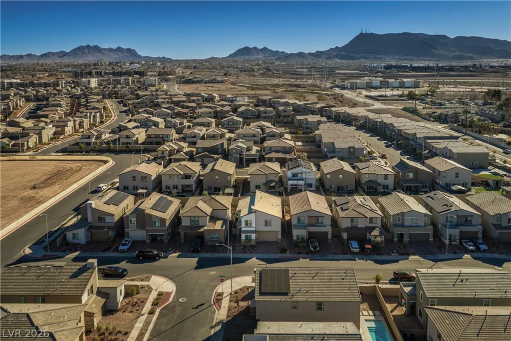 145 Rohan Crest, Henderson, NV 89011