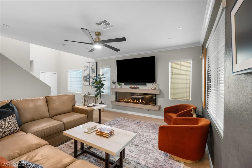 145 Rohan Crest, Henderson, NV 89011