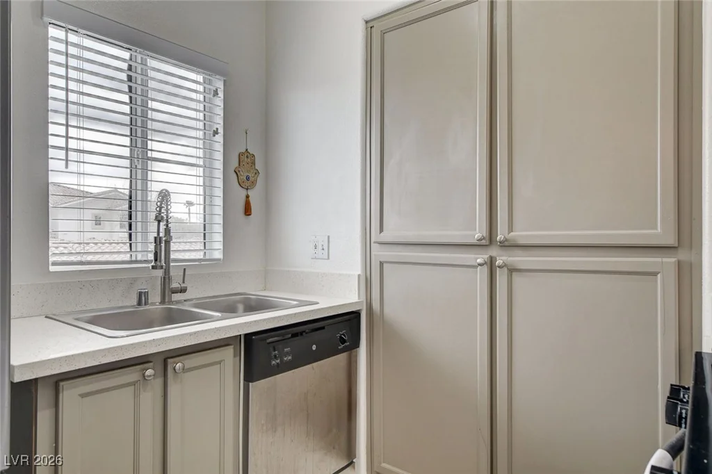 1401 Red Crest, Las Vegas, NV 89144