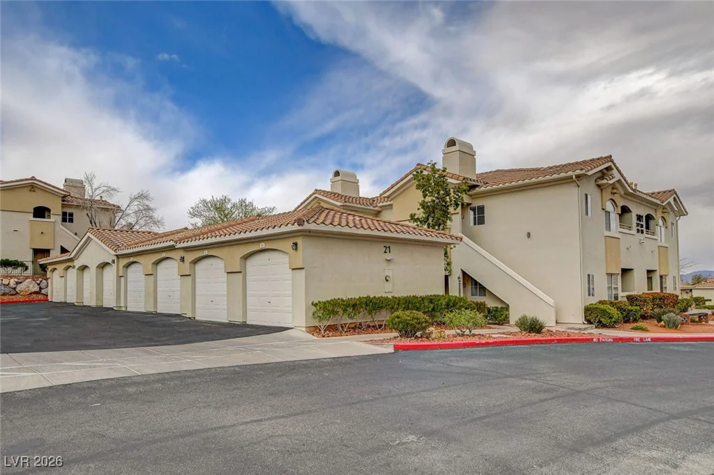 1401 Red Crest, Las Vegas, NV 89144