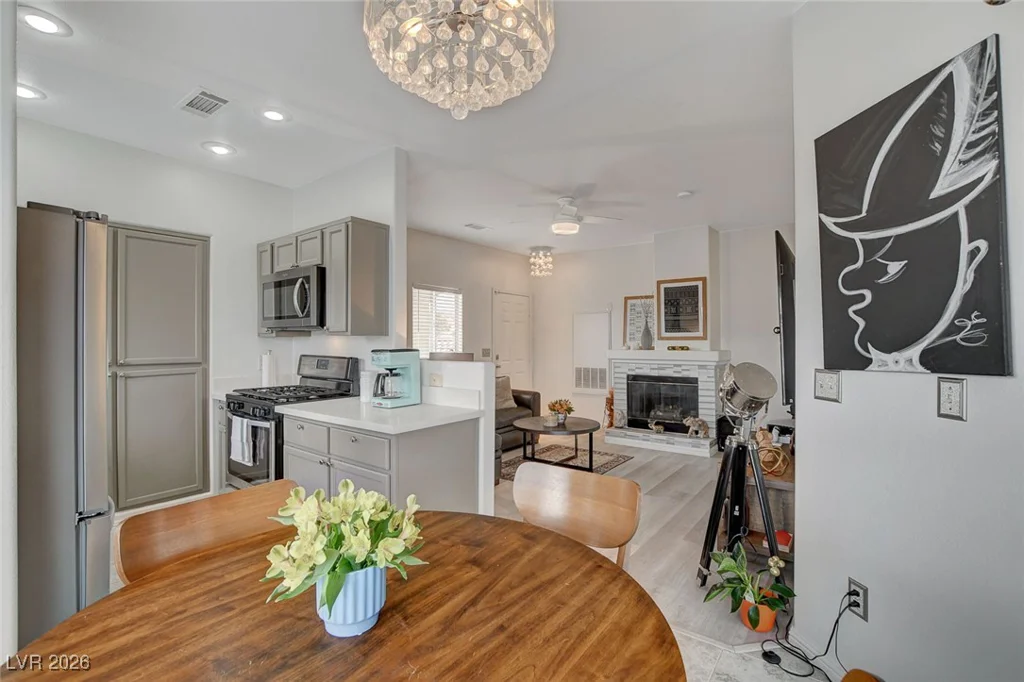 1401 Red Crest, Las Vegas, NV 89144