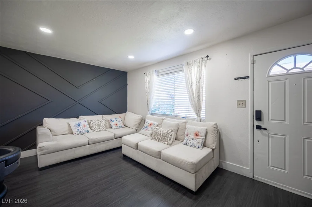 582 Blue Lagoon, Las Vegas, NV 89110