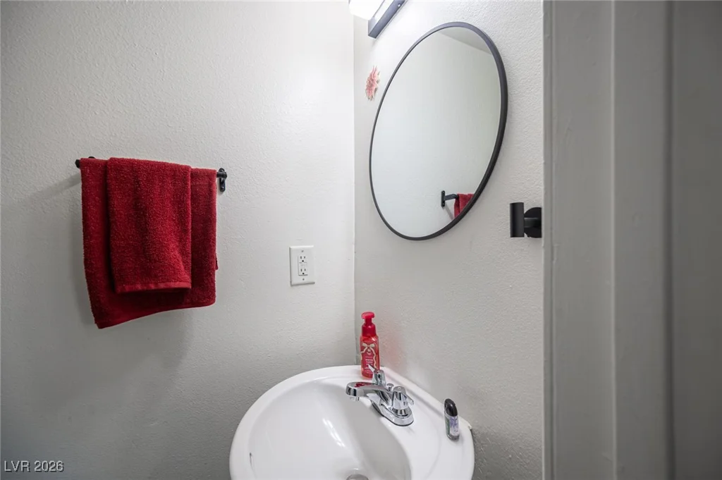 582 Blue Lagoon, Las Vegas, NV 89110