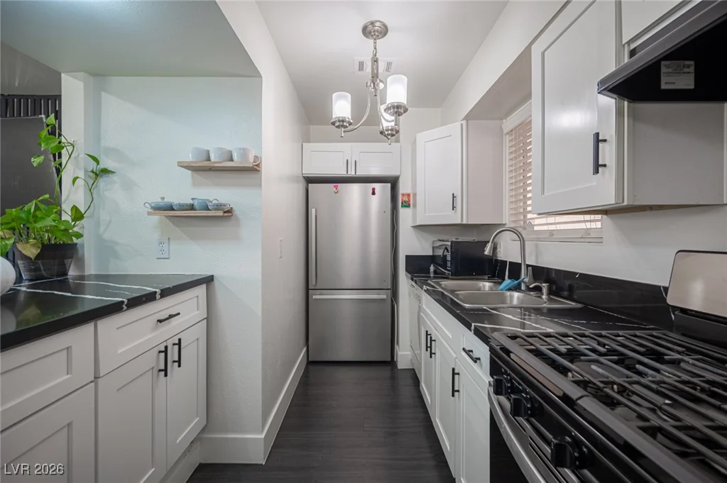 582 Blue Lagoon, Las Vegas, NV 89110