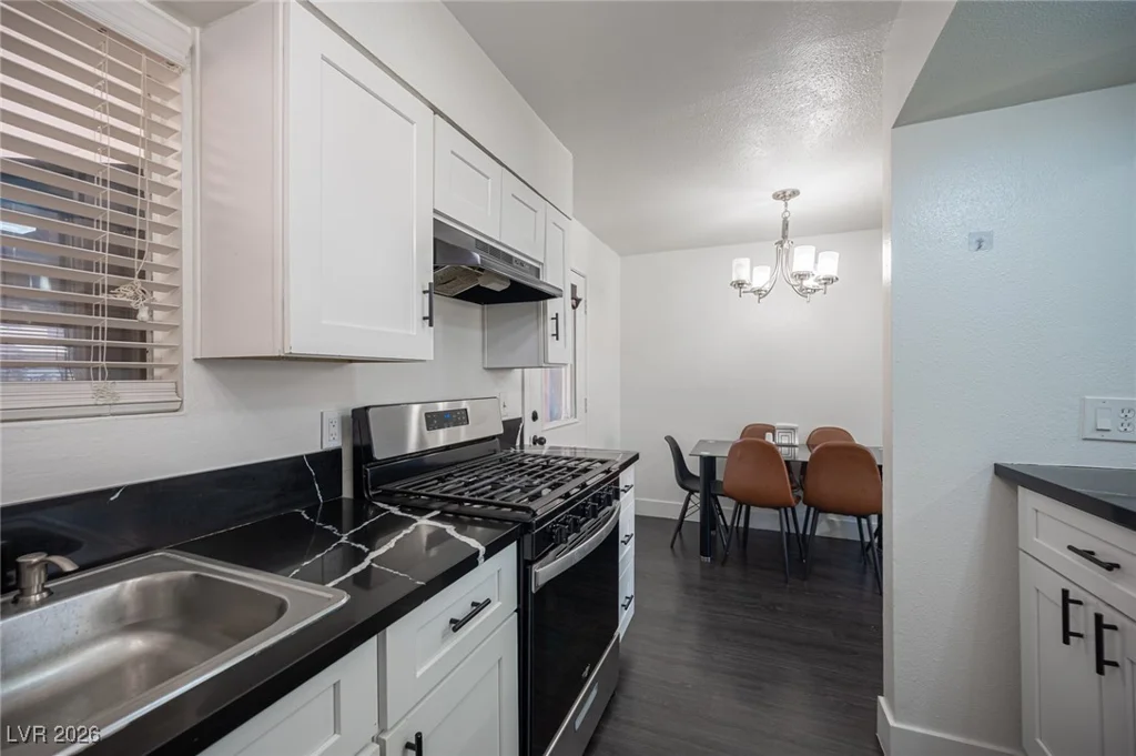 582 Blue Lagoon, Las Vegas, NV 89110