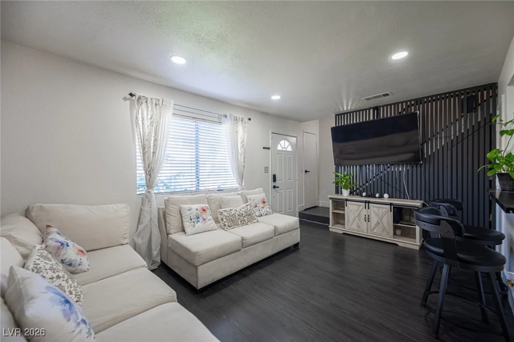 582 Blue Lagoon, Las Vegas, NV 89110