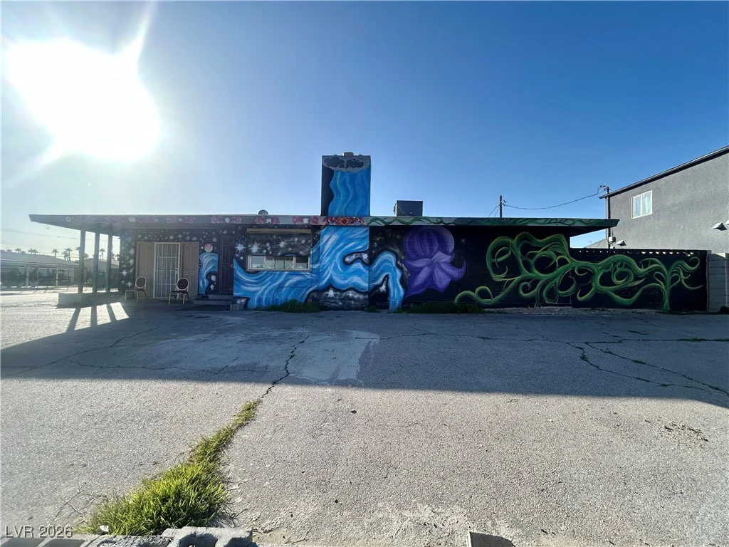 222 Bruce, Las Vegas, NV 89101
