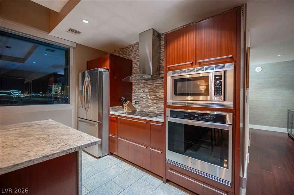 4471 Dean Martin, Las Vegas, NV 89103