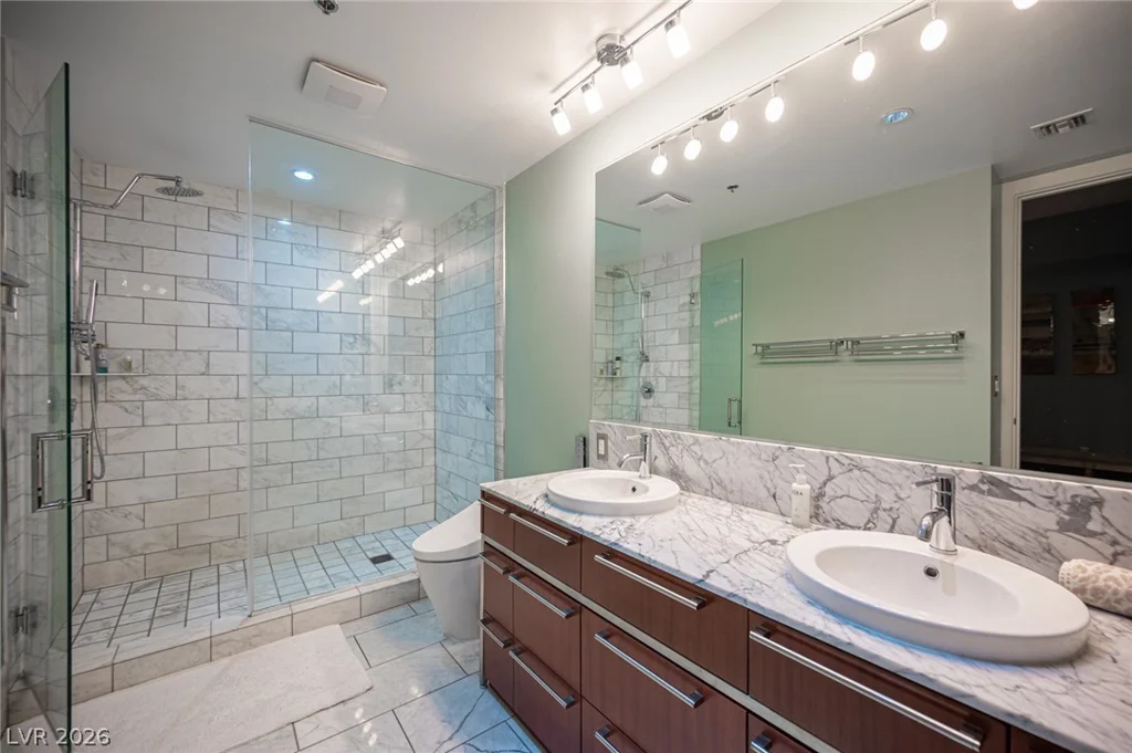 4471 Dean Martin, Las Vegas, NV 89103