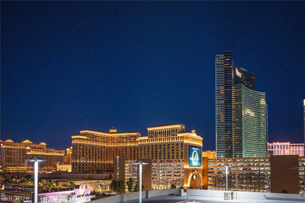 4471 Dean Martin, Las Vegas, NV 89103