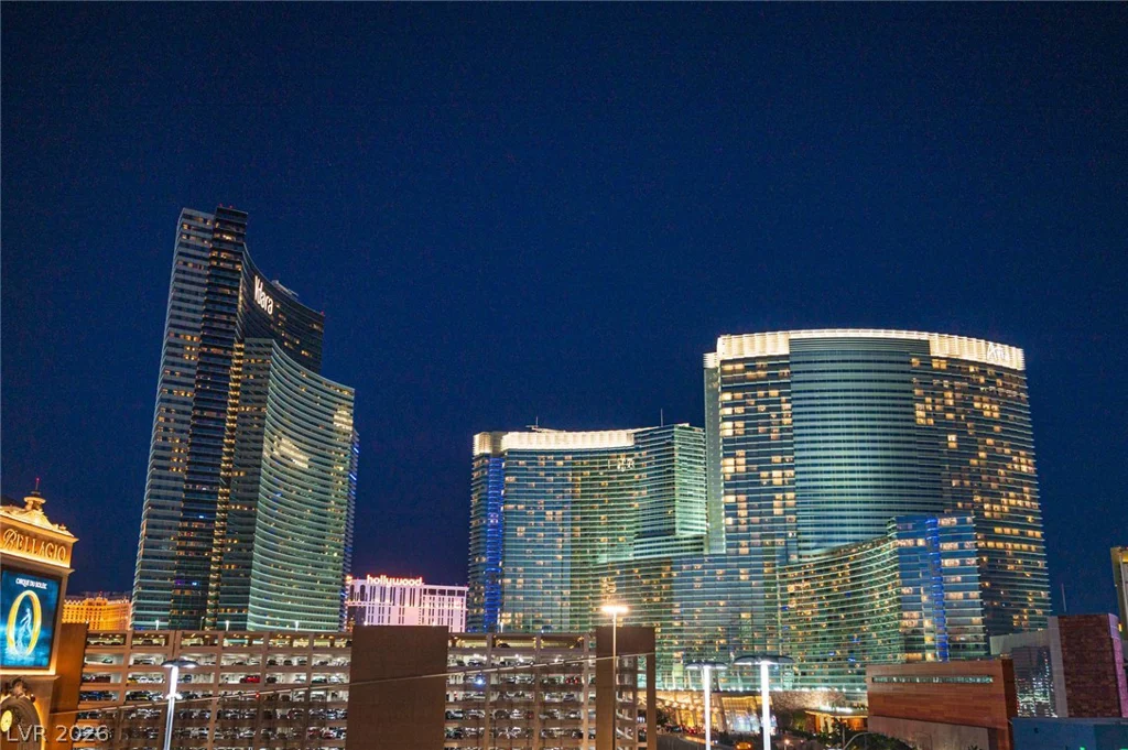 4471 Dean Martin, Las Vegas, NV 89103