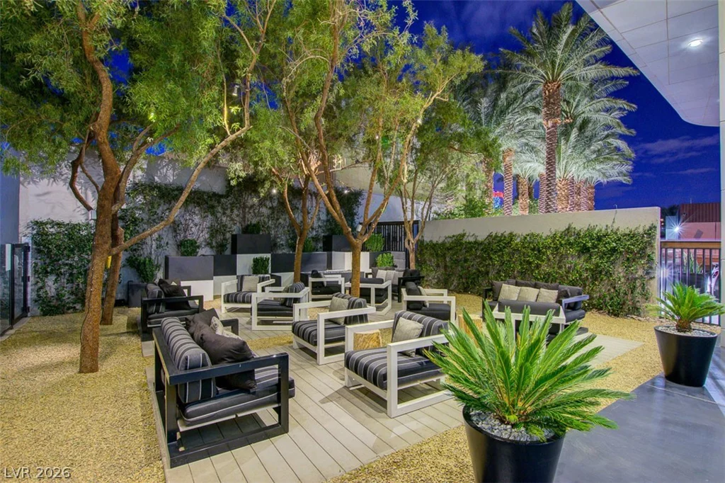 4471 Dean Martin, Las Vegas, NV 89103