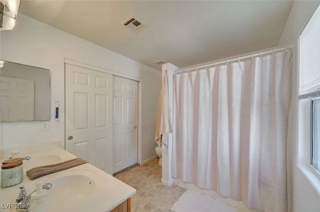 10413 Cole Younger, Las Vegas, NV 89129