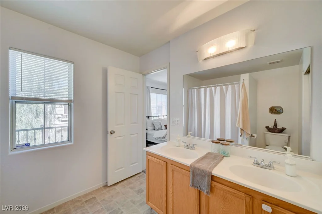 10413 Cole Younger, Las Vegas, NV 89129