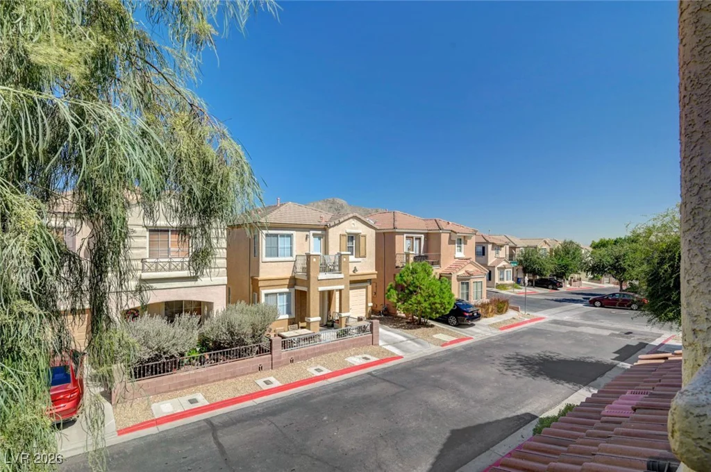 10413 Cole Younger, Las Vegas, NV 89129