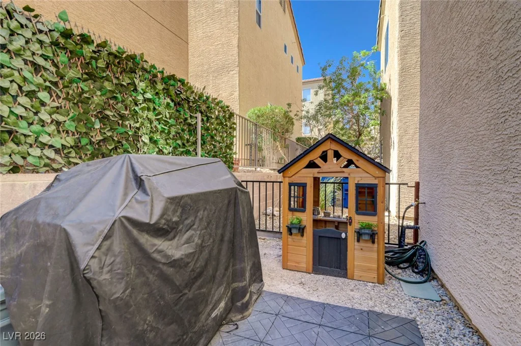 10413 Cole Younger, Las Vegas, NV 89129