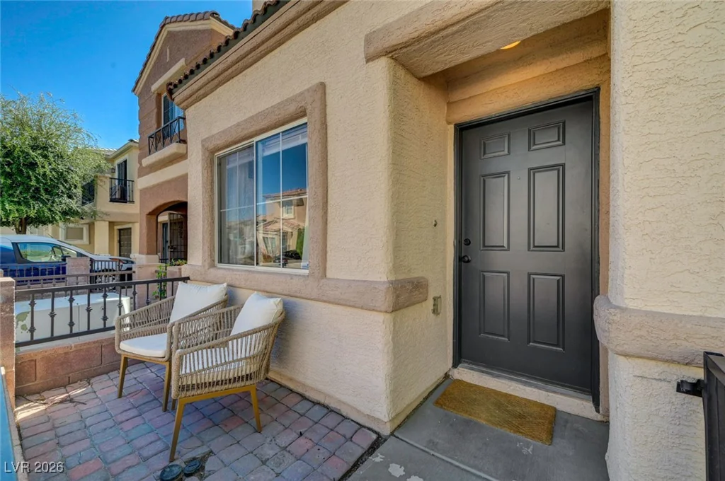 10413 Cole Younger, Las Vegas, NV 89129
