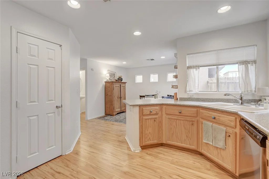 10413 Cole Younger, Las Vegas, NV 89129