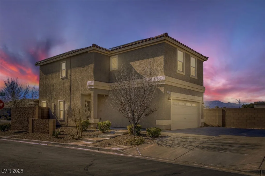 8881 Lake Myers, Las Vegas, NV 89139