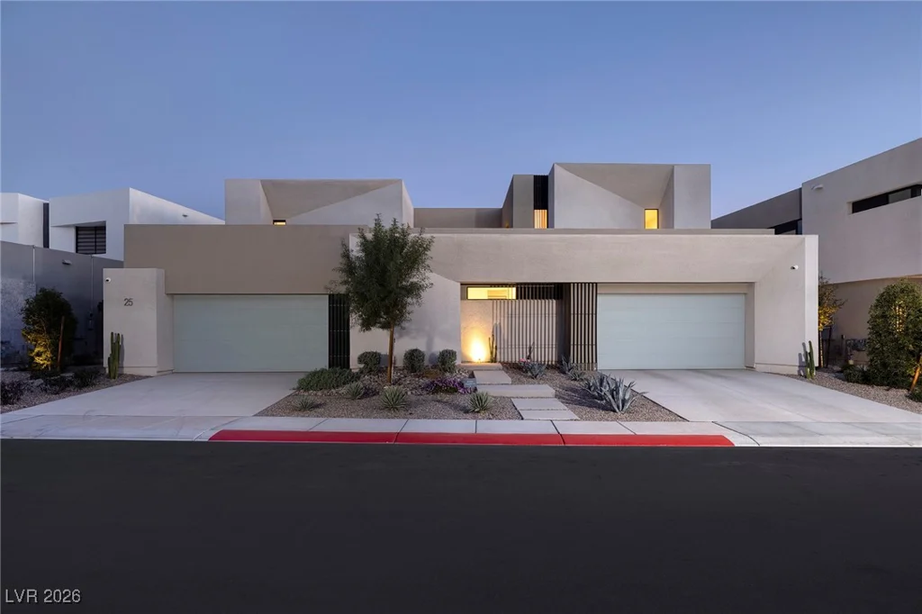 25 Falling Ridge, Henderson, NV 89011