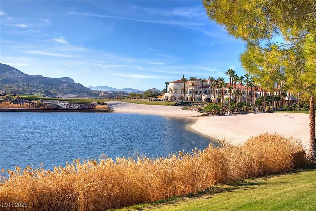 25 Falling Ridge, Henderson, NV 89011