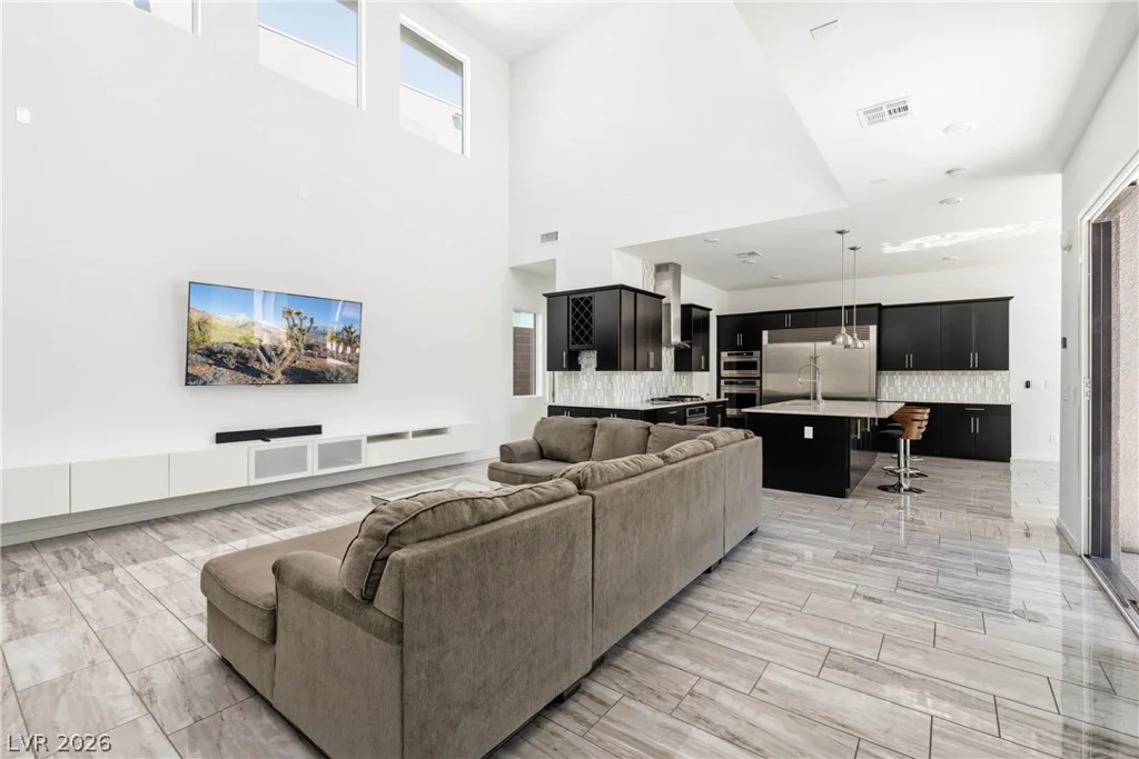 10336 Green Ember, Las Vegas, NV 89135