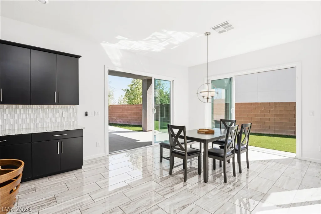 10336 Green Ember, Las Vegas, NV 89135
