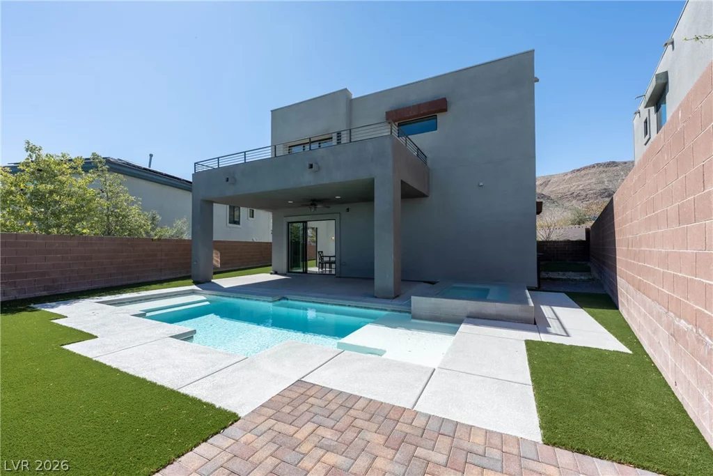 10336 Green Ember, Las Vegas, NV 89135