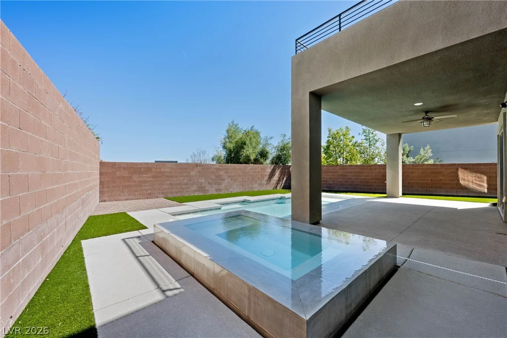 10336 Green Ember, Las Vegas, NV 89135
