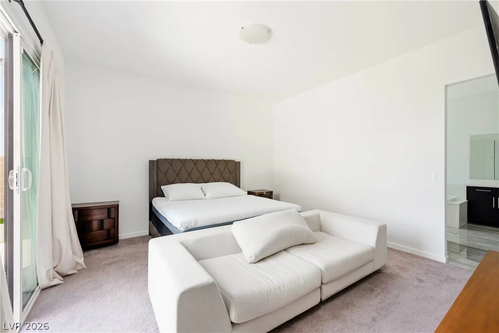 10336 Green Ember, Las Vegas, NV 89135