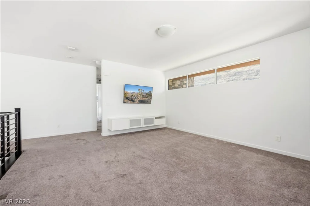 10336 Green Ember, Las Vegas, NV 89135