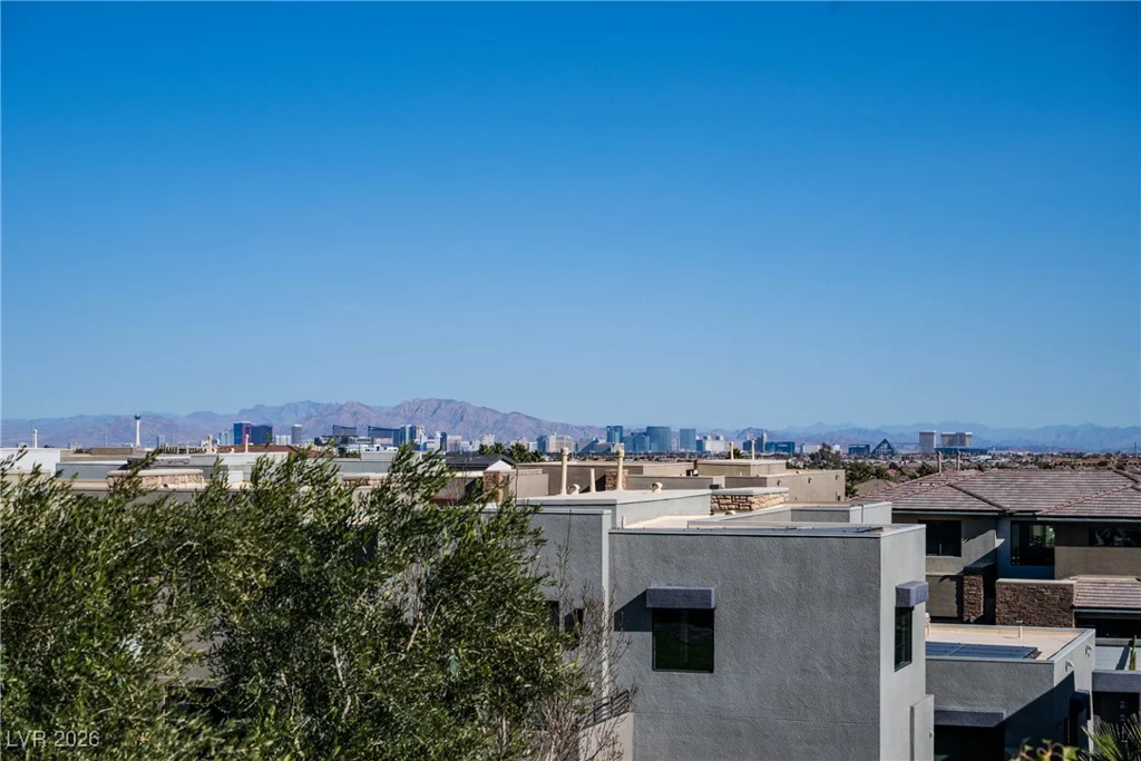 10336 Green Ember, Las Vegas, NV 89135