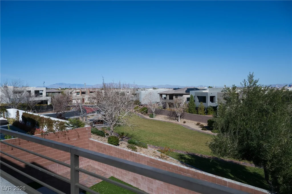 10336 Green Ember, Las Vegas, NV 89135