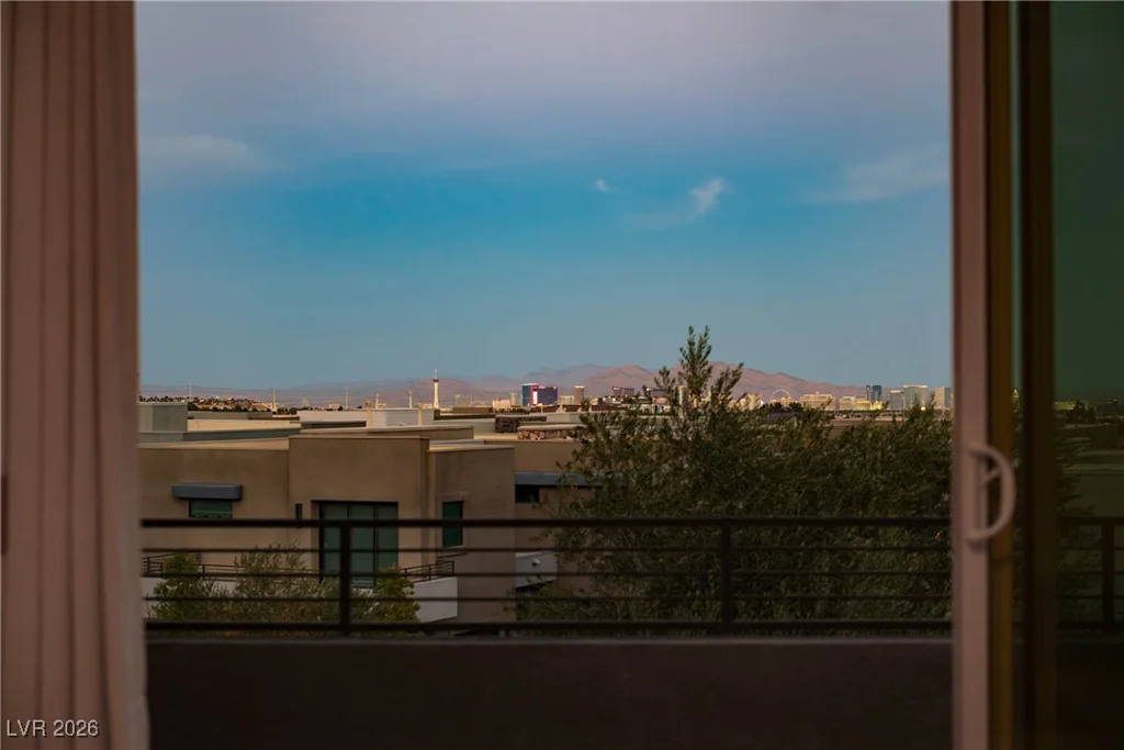 10336 Green Ember, Las Vegas, NV 89135