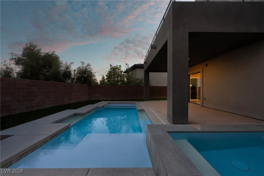 10336 Green Ember, Las Vegas, NV 89135