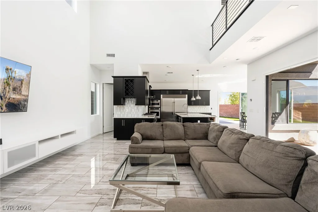 10336 Green Ember, Las Vegas, NV 89135
