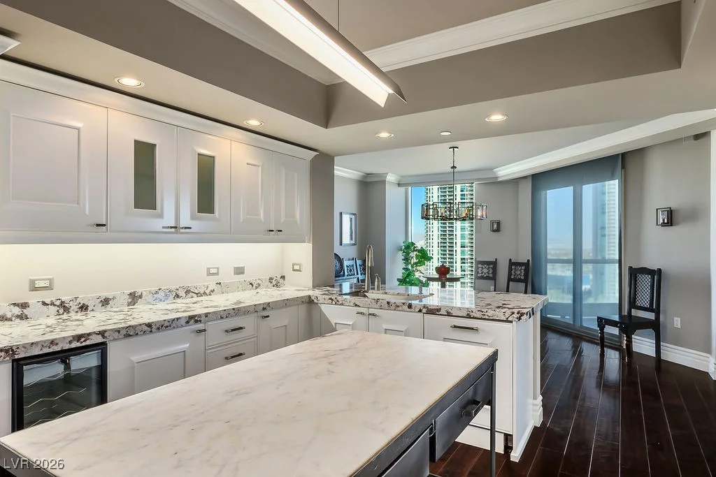2777 Paradise, Las Vegas, NV 89109