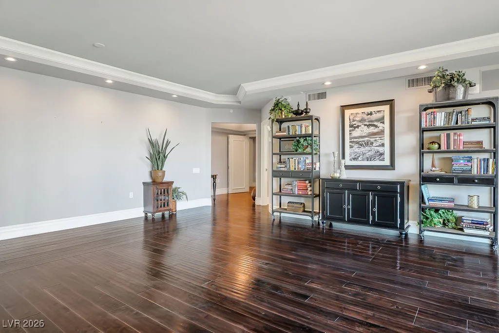2777 Paradise, Las Vegas, NV 89109