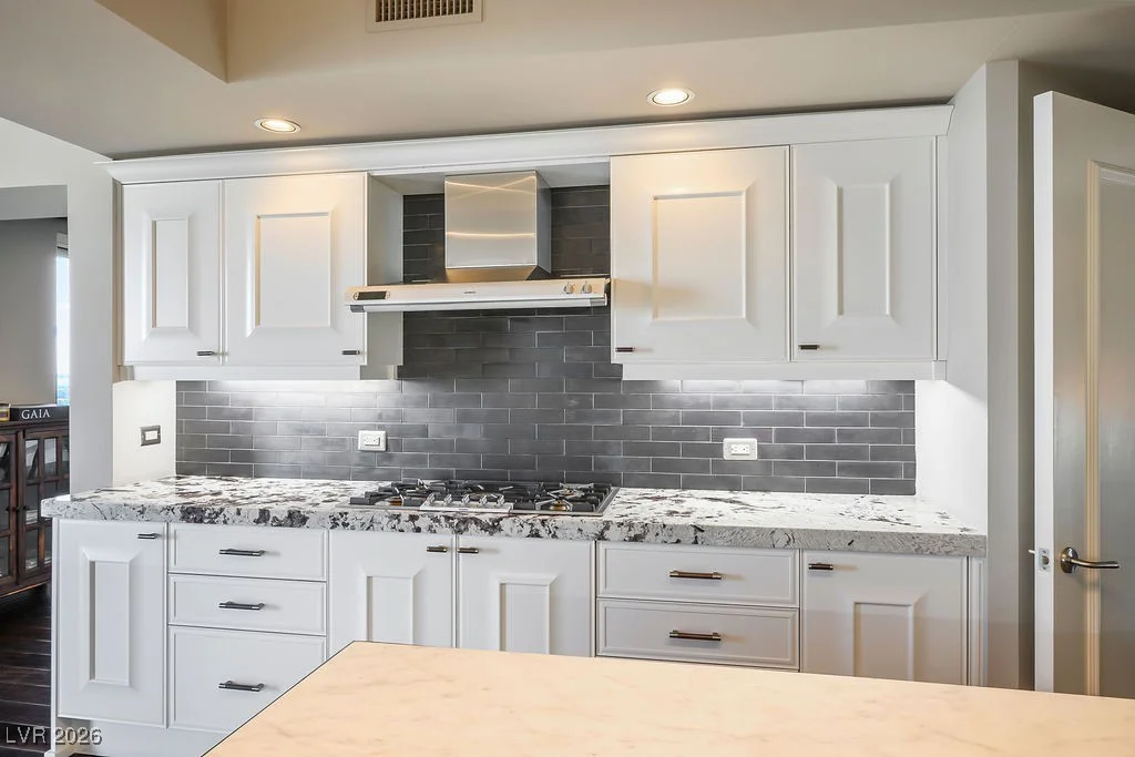 2777 Paradise, Las Vegas, NV 89109