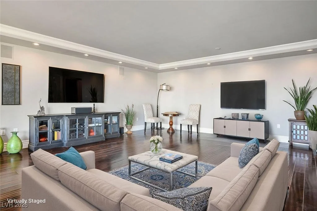 2777 Paradise, Las Vegas, NV 89109