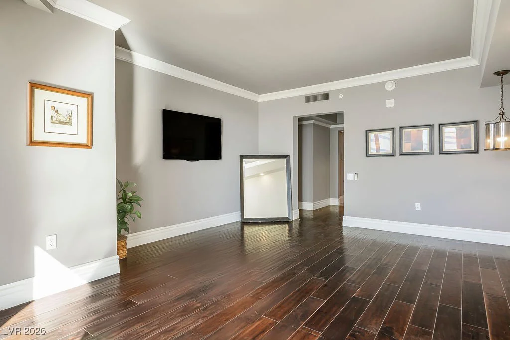 2777 Paradise, Las Vegas, NV 89109