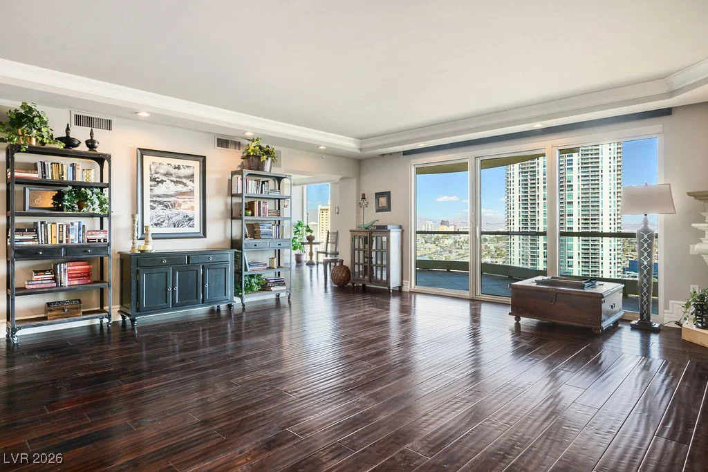 2777 Paradise, Las Vegas, NV 89109