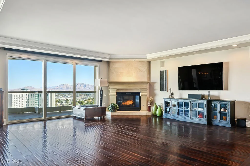 2777 Paradise, Las Vegas, NV 89109