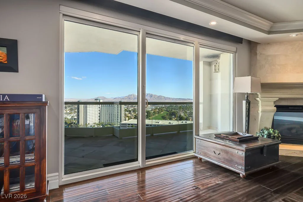 2777 Paradise, Las Vegas, NV 89109