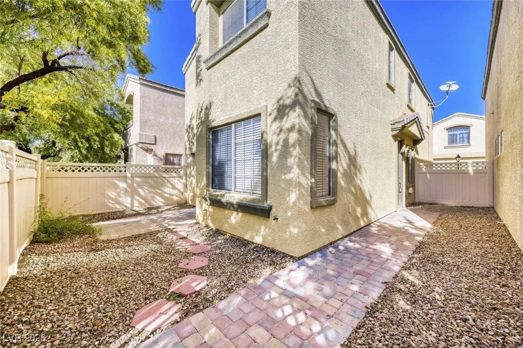 611 Desert Silk, North Las Vegas, NV 89084