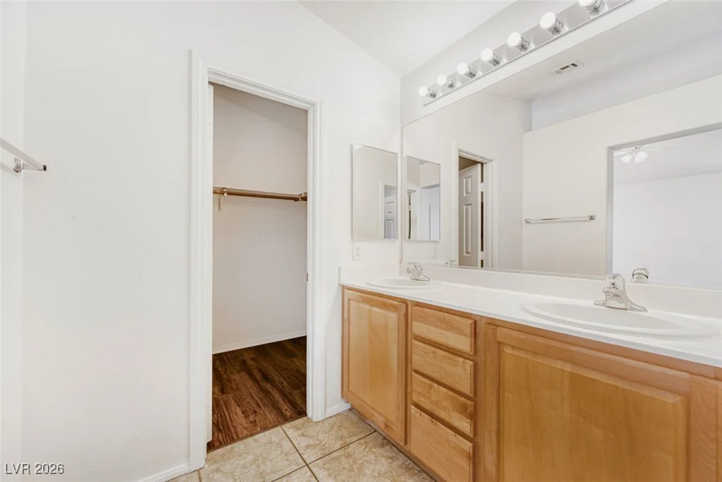 611 Desert Silk, North Las Vegas, NV 89084