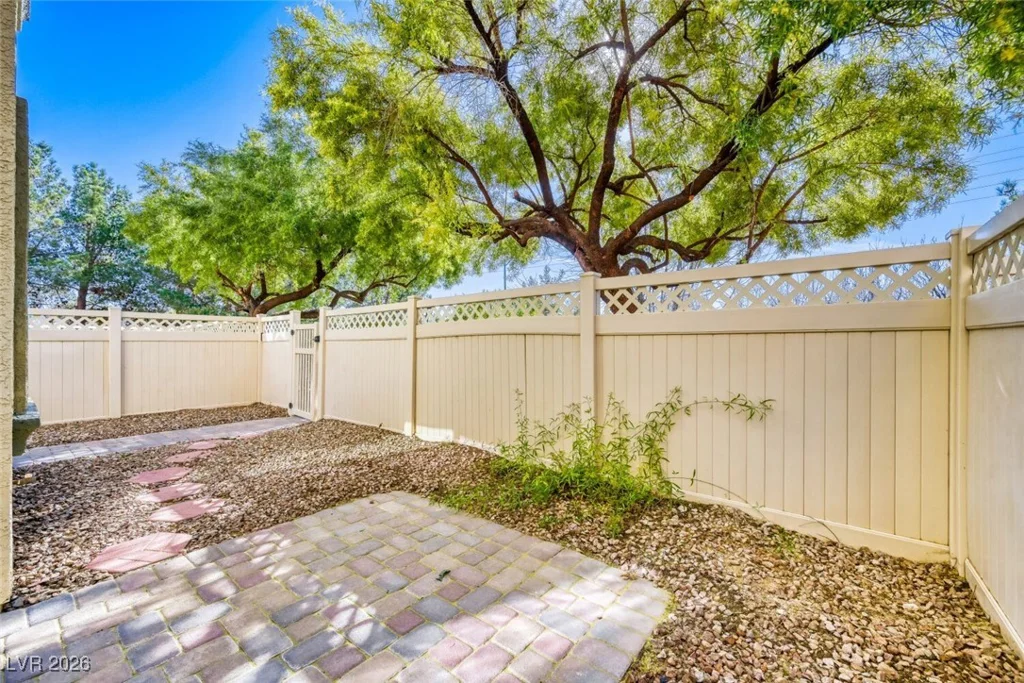 611 Desert Silk, North Las Vegas, NV 89084