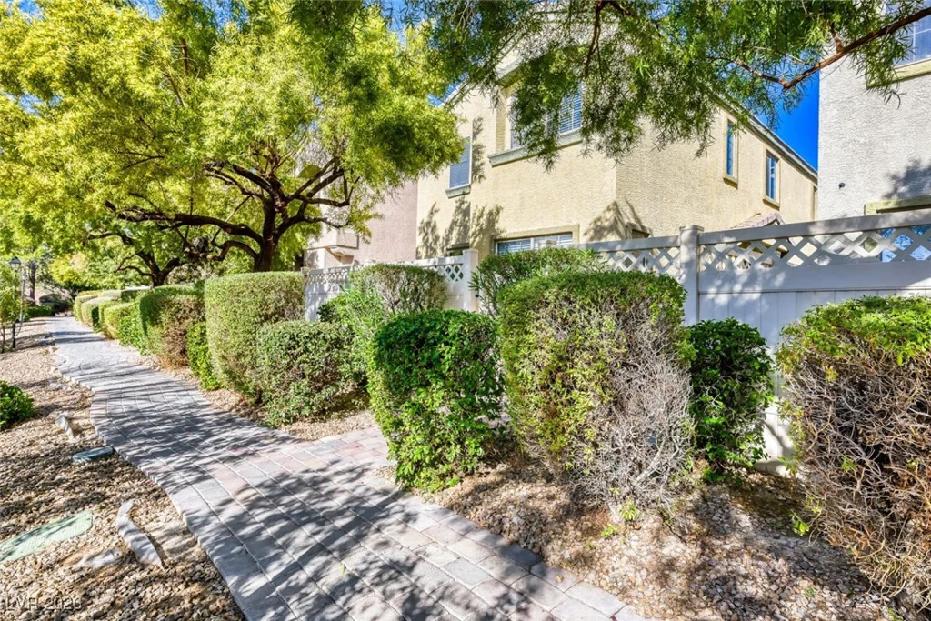 611 Desert Silk, North Las Vegas, NV 89084
